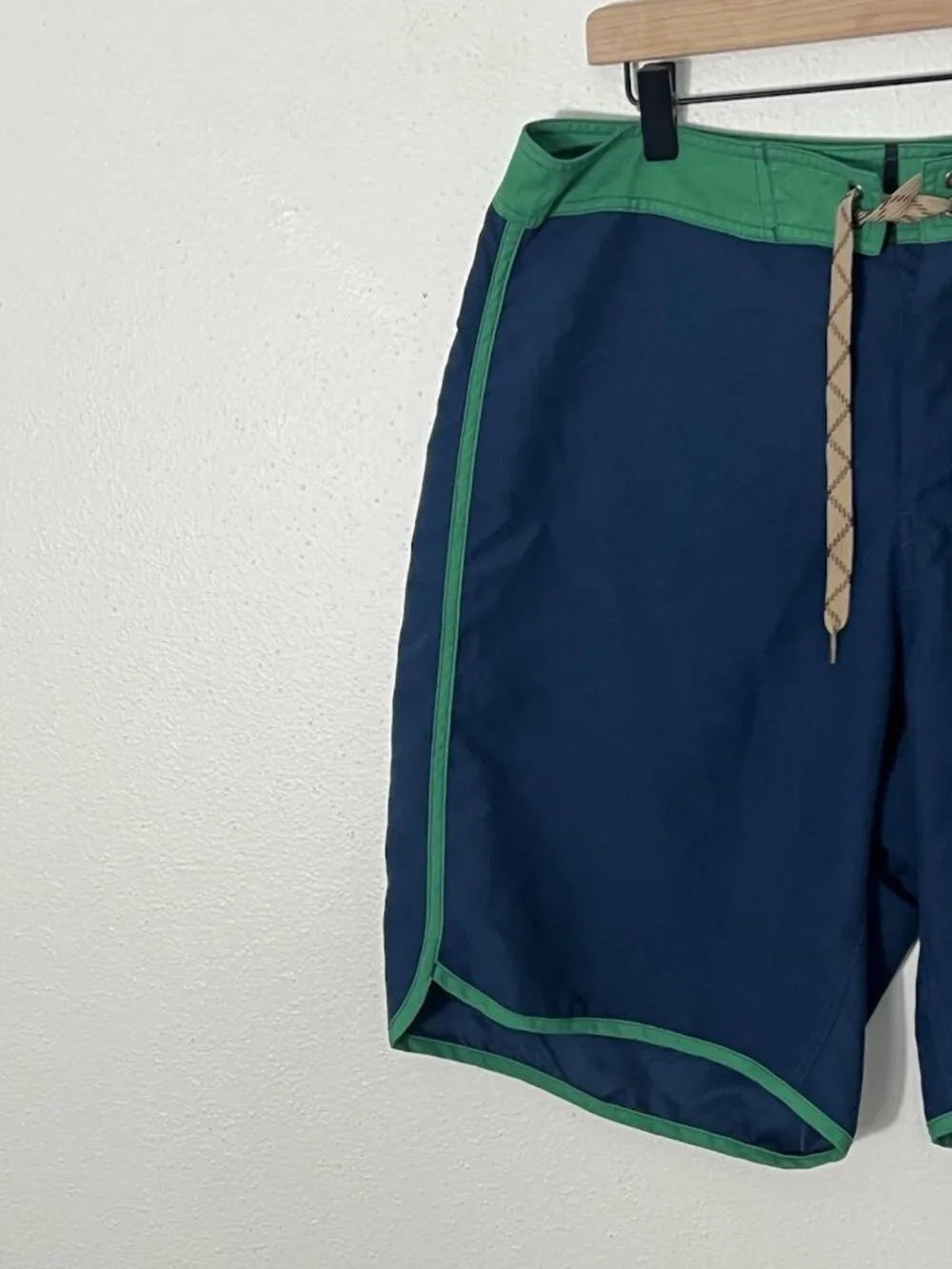 Howler Brothers Bruja Boardshorts Size 35 Blue Green